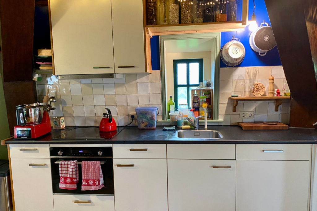 minimalist small space family kitchen