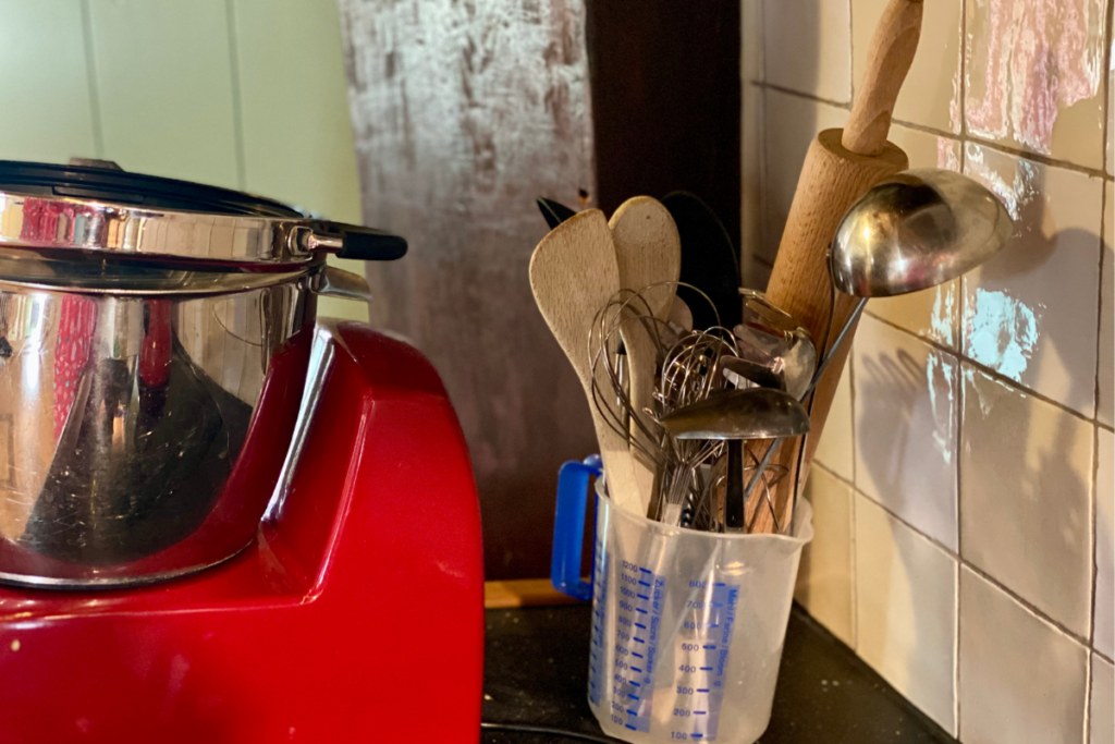 Utensil holder with all kinds of utensils in it